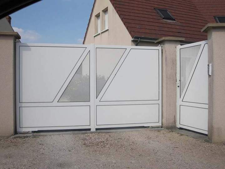 Portail en métal sur mesure Neuville-aux-Bois