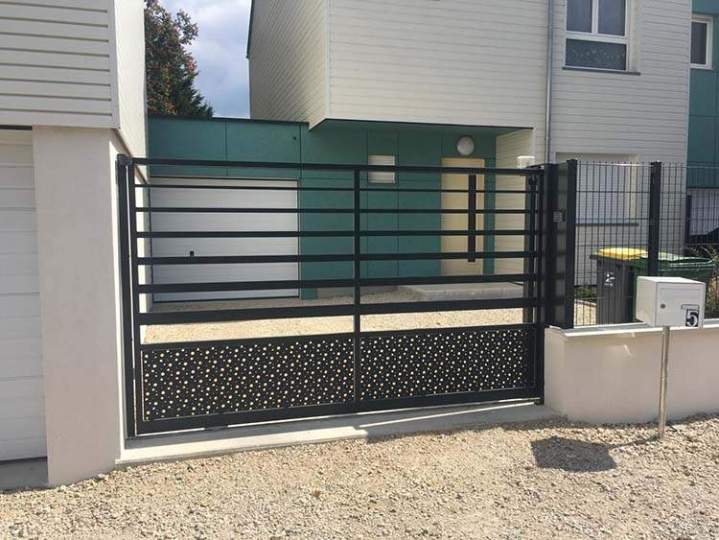 Portail métallique pour maison Neuville-aux-Bois
